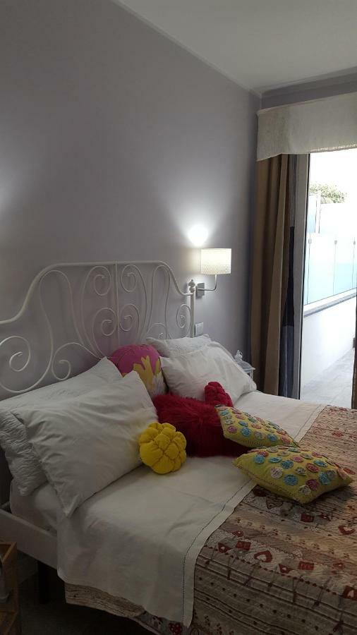 Afrodite Suites Deluxe อากรอโปลี ภายนอก รูปภาพ