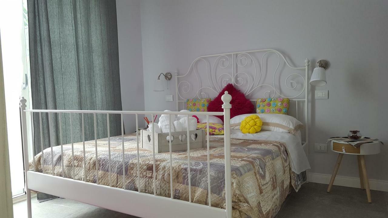 Afrodite Suites Deluxe อากรอโปลี ภายนอก รูปภาพ