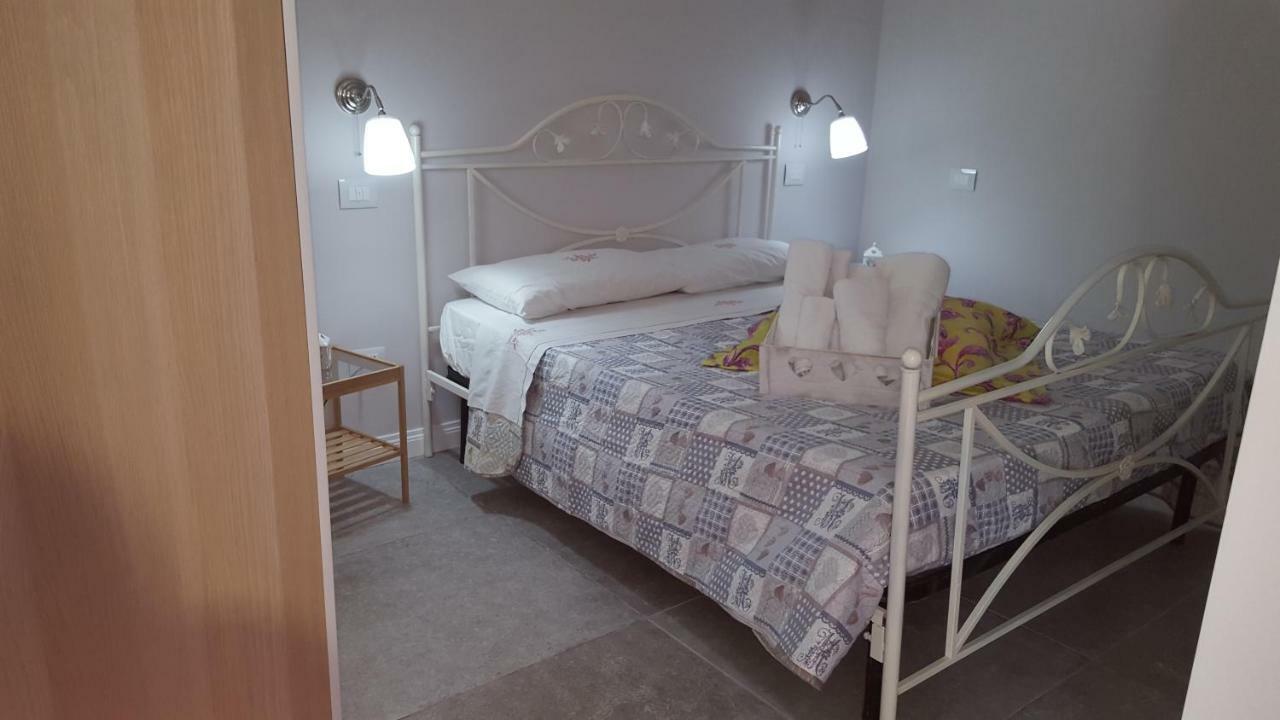 Afrodite Suites Deluxe อากรอโปลี ภายนอก รูปภาพ