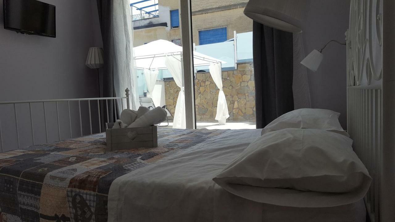 Afrodite Suites Deluxe อากรอโปลี ภายนอก รูปภาพ