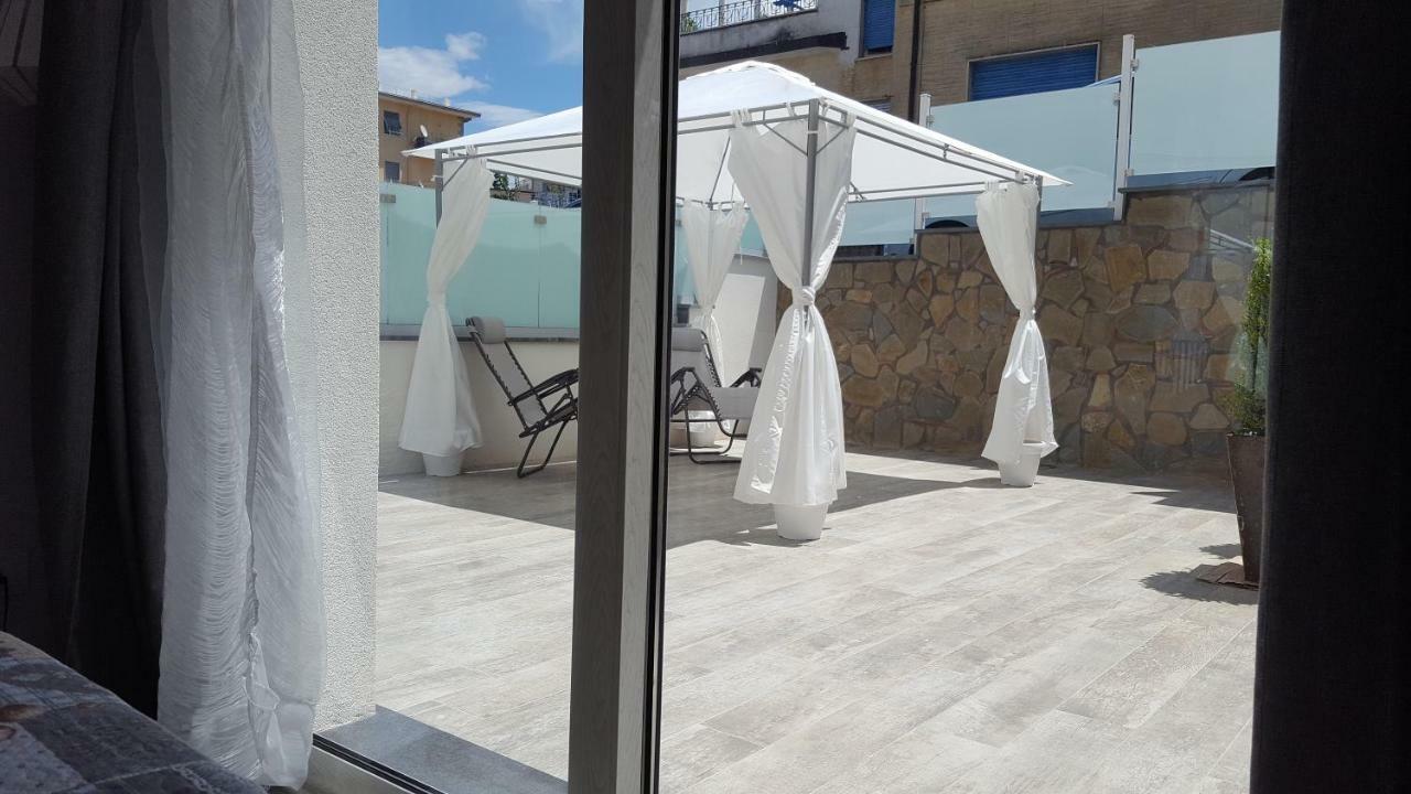 Afrodite Suites Deluxe อากรอโปลี ภายนอก รูปภาพ